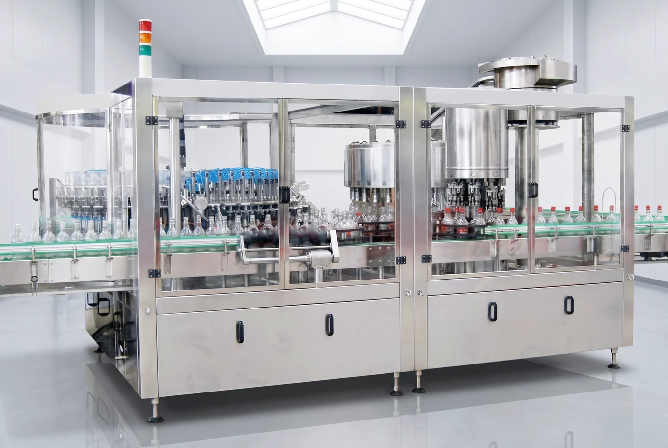 Glass bottle liquor filling machine
